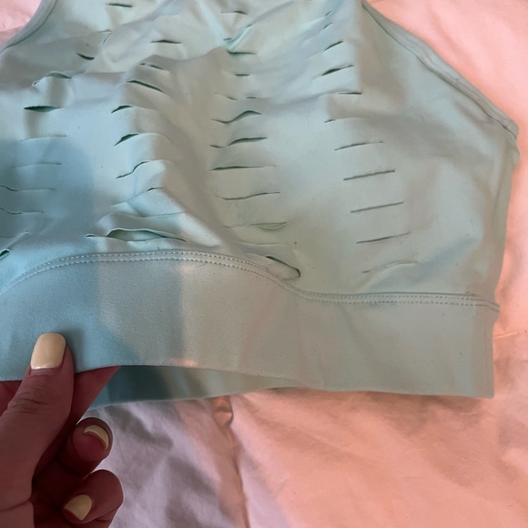 NVGTN Aqua Ripped Sports Bra - Picture 5 of 6